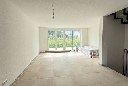 Energiesparwunder trifft Familienidylle - Reihenhaus (A+) in Steinenbronn