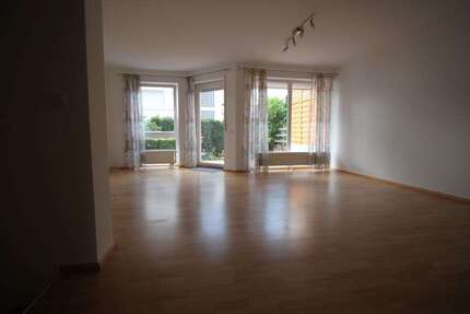 Haus Dettenhausen - 6 Zimmer, 150 m&sup2;, 2.150&euro; | Angebot:23693847