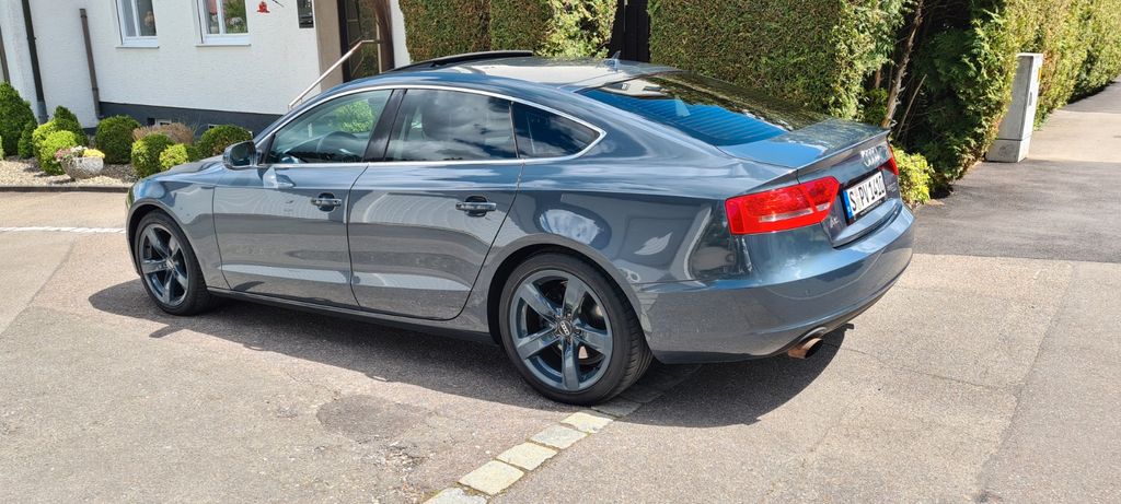 Audi A5 210.000 km 9.900 € Stuttgart 70619
