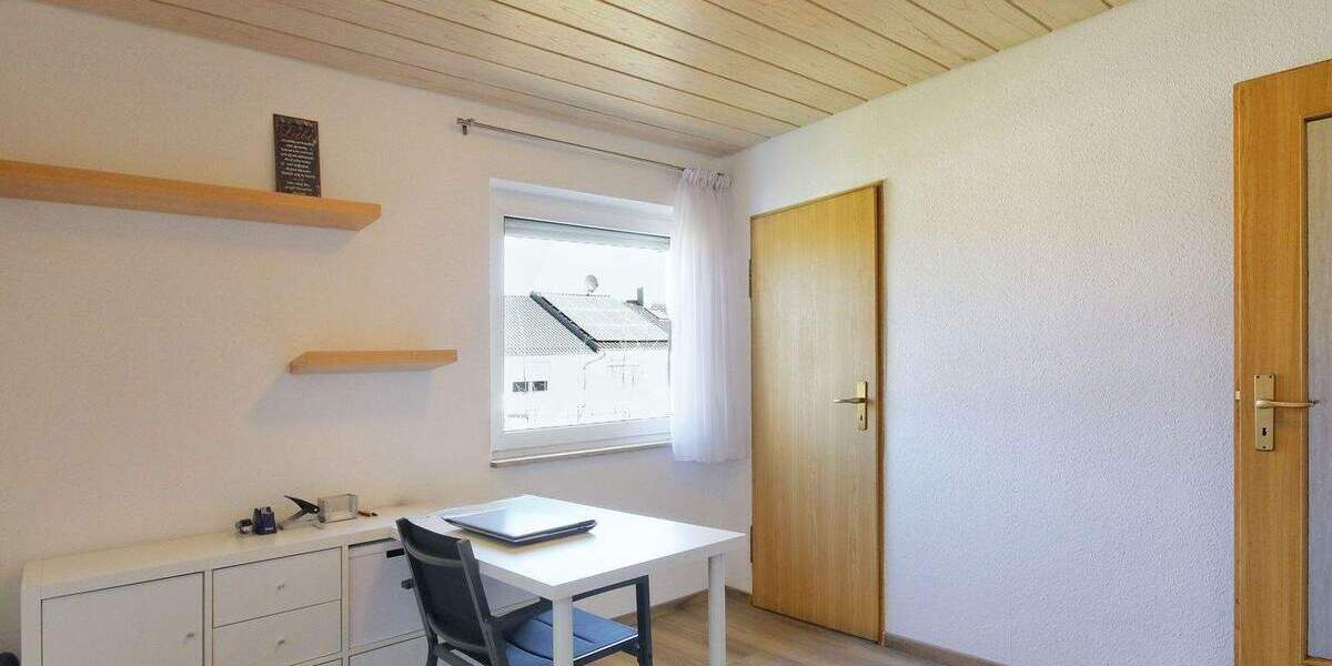 Reihenmittelhaus Leonberg Ramtel - 3 Zimmer, 78 m&sup2;, 349.000&euro; | Angebot:25771598