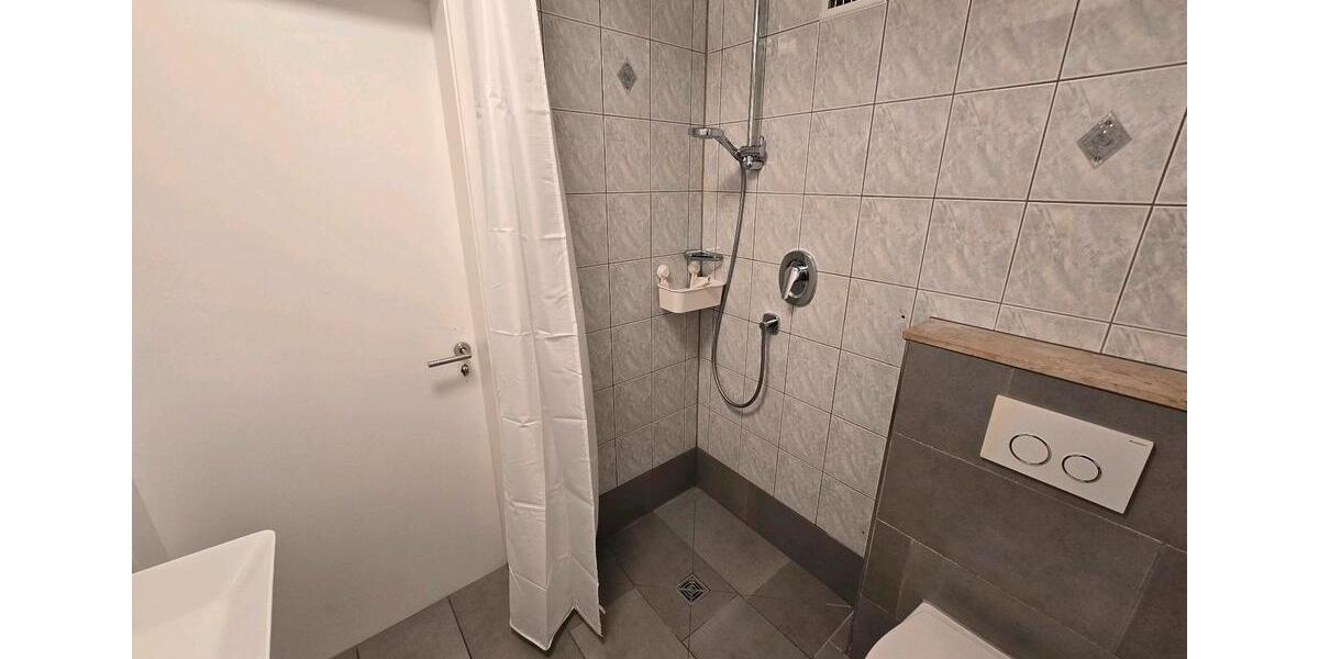 Erstbezug nach Sanierung: vollmöblierte Nichtraucherwohnung 1 zimmer