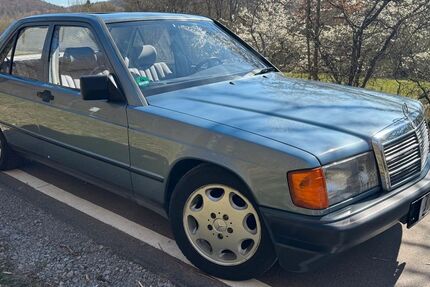 Mercedes-Benz 190 174.200 km 3.999 &euro; Holzgerlingen 71088