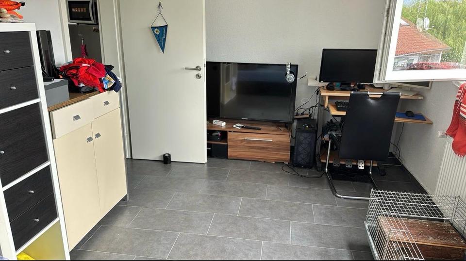 Dachgeschoßwohnung Leonberg - 3 Zimmer, 82 m&sup2;, 1.050&euro; | Angebot:26083451