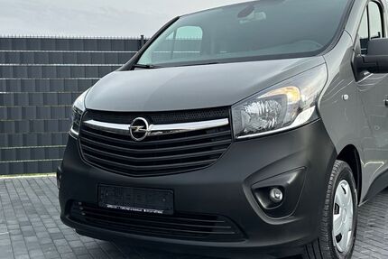 Opel Vivaro 186.000 km 16.990 € Weil im Schönbuch 71093