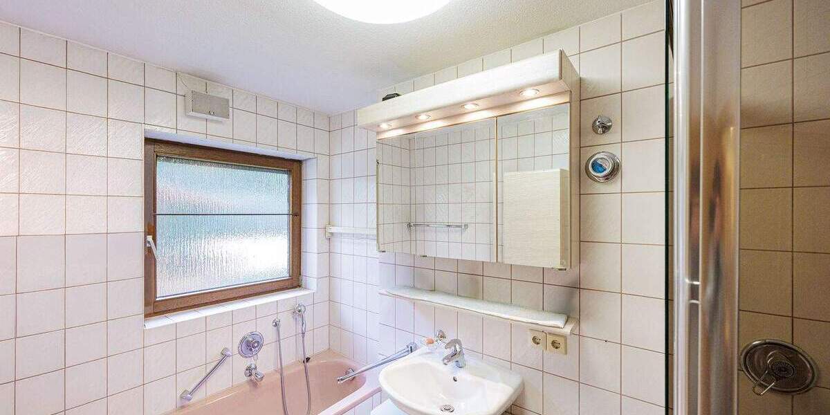 Etagenwohnung Ludwigsburg Hoheneck - 3 Zimmer, 86 m&sup2;, 360.000&euro; | Angebot:25698012