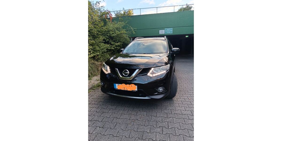 Nissan X-Trail 121.000 km 13.900 € Stuttgart 70378