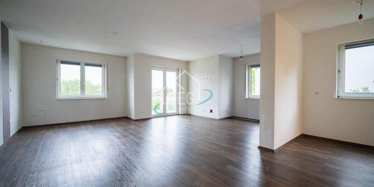 Gartenidylle trifft Wohnkomfort: Doppelhaushälfte mit Einliegerwohnung 4 zimmer