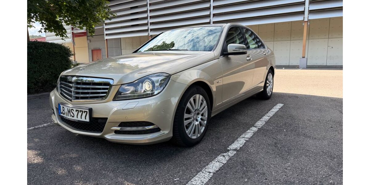 Mercedes-Benz C 250 129.000 km 9.950 &euro; Stuttgart 70565