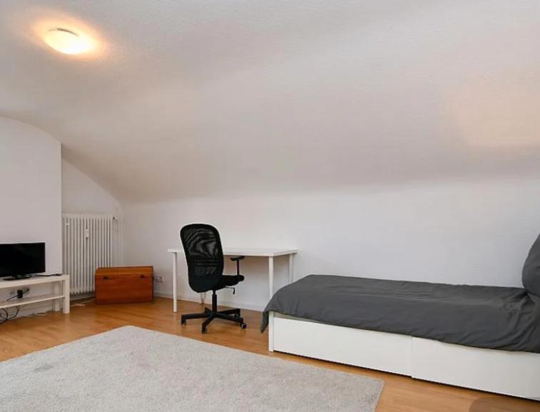 Dachgeschoßwohnung Stuttgart Stuttgart-West - 1 Zimmer, 38 m&sup2;, 160.000&euro; | Angebot:27014488