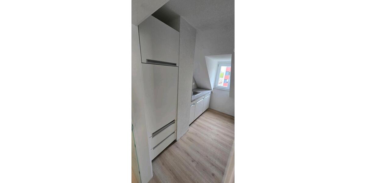 Dachgeschoßwohnung Ludwigsburg Oßweil - 4 Zimmer, 110 m&sup2;, 1.400&euro; | Angebot:26342825