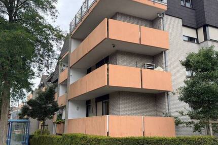 ImmobilieN GUMNIOR präsentiert: schöne, zentrale 4- Zimmer Eigentumswohnung mit Garage und Balkon