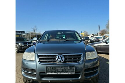 VW Touareg 4X4 BENZIN AUTOM LEDER EL- GSD NAVI AHK KL