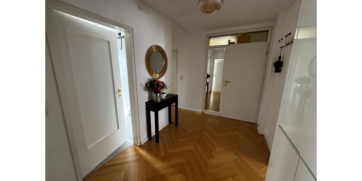 Provisionsfrei* 4 Zimmer Wohnung Zentral inkl. Einbauküche - Erdgeschoßwohnung Plochingen | Angebot:26357994