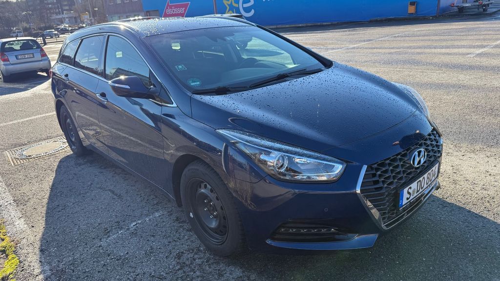 Hyundai i40 118.000 km 9.999 &euro; Sindelfingen 71065
