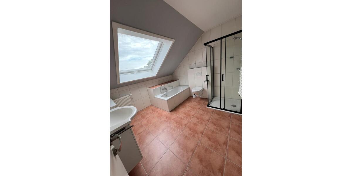 Doppelhaushälfte in Ruhiger Wohnlage zu vermieten 4 zimmer