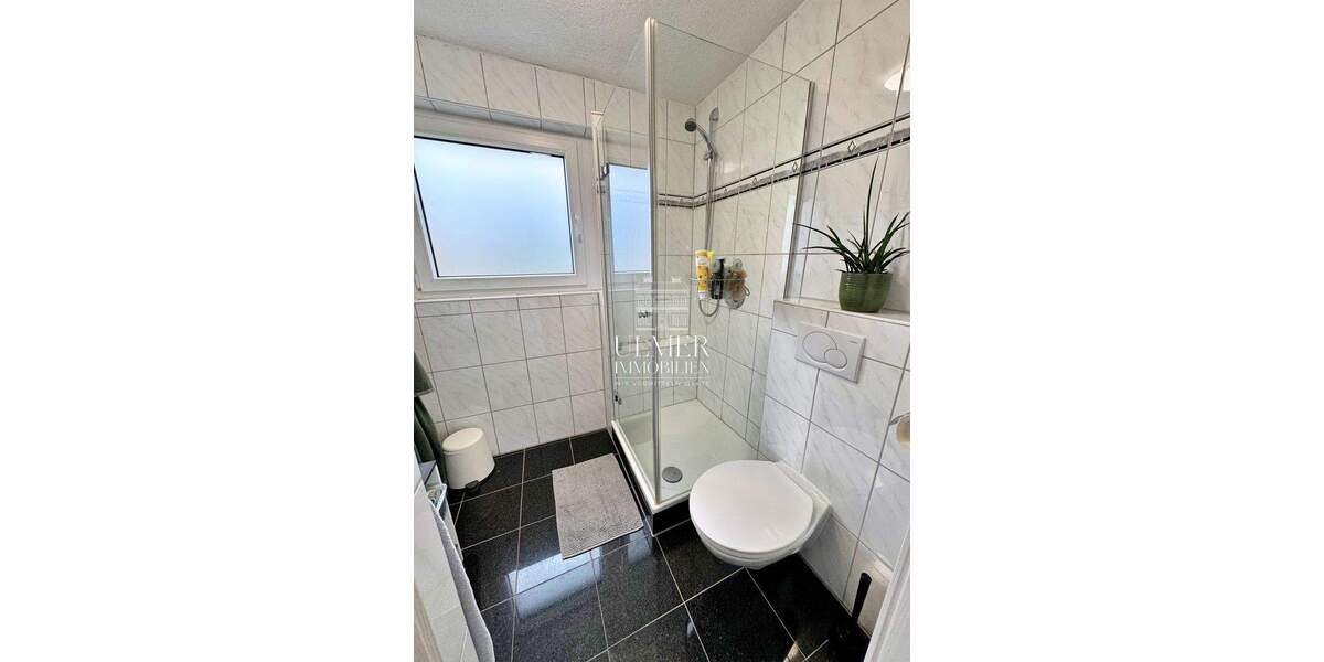 gepflegte Doppelhaushälfte mit großzügigem Grundstück in bester Lage von Böblingen 8 zimmer