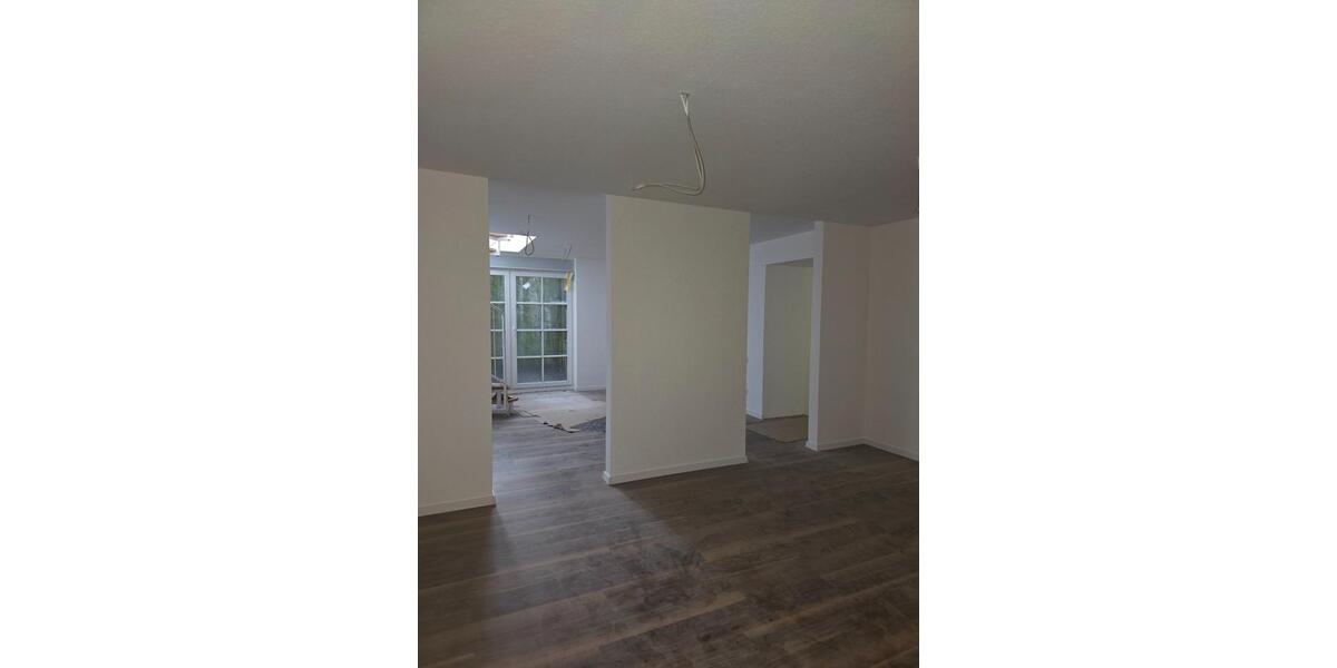 Etagenwohnung Stuttgart Zuffenhausen - 3 Zimmer, 103 m&sup2;, 1.600&euro; | Angebot:26135976