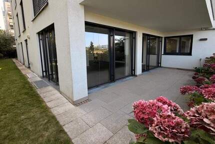 Traumwohnung mit Traumblick! Exklusive 4,5 Zimmer mit Garten in S- Möhringen 4 zimmer