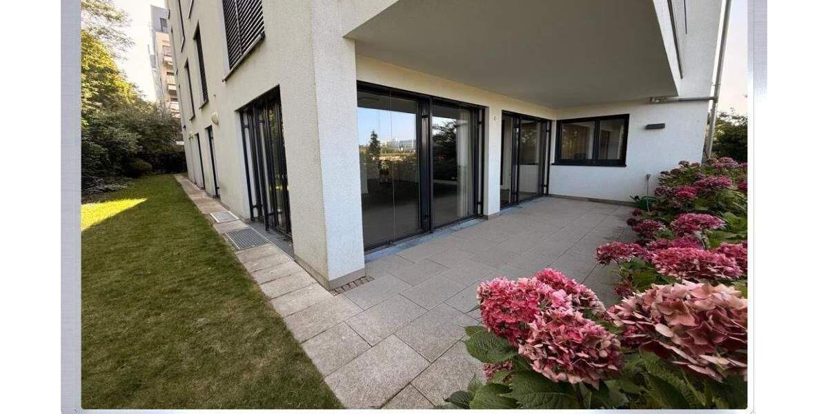 Traumwohnung mit Traumblick! Exklusive 4,5 Zimmer mit Garten in S- Möhringen 4 zimmer