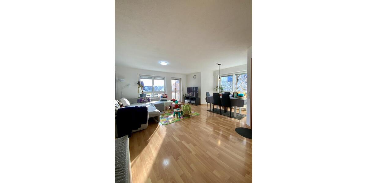 Lichtdurchflutete 3-Zimmerwohnung mit EBK und Süd-West Balkon in Freiberg am Neckar 3 zimmer