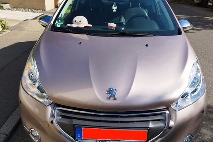 Peugeot 208 90.730 km 7.900 &euro; Stuttgart 70567