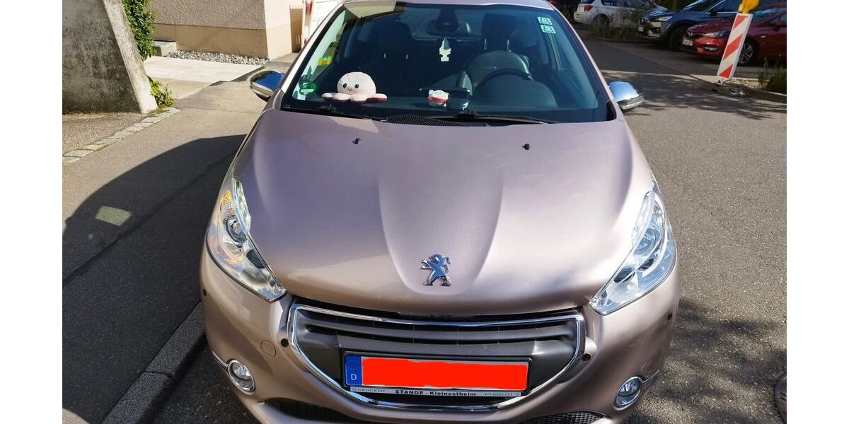Peugeot 208 90.730 km 7.900 &euro; Stuttgart 70567