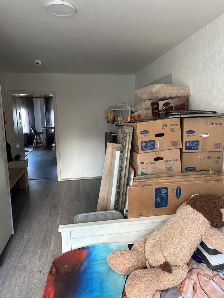 Helle 2-Zimmer-Wohnung mit Balkon und Stellplatz in Ludwigsburg zimmer