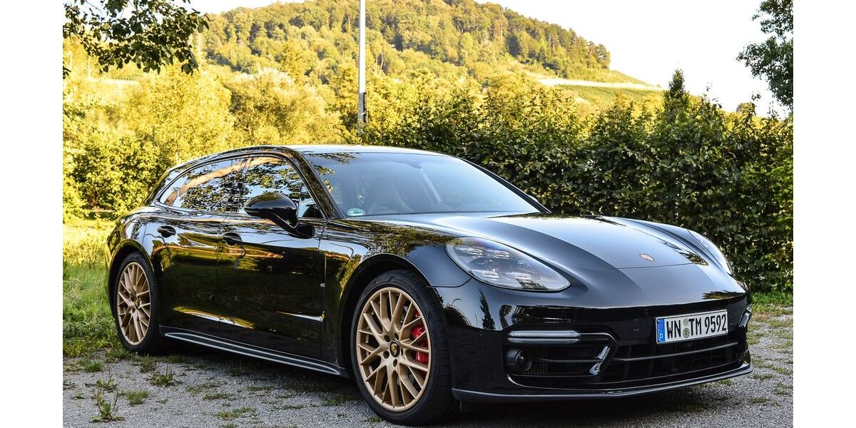 Porsche Panamera 47.136 km 99.699 € Schorndorf 73614