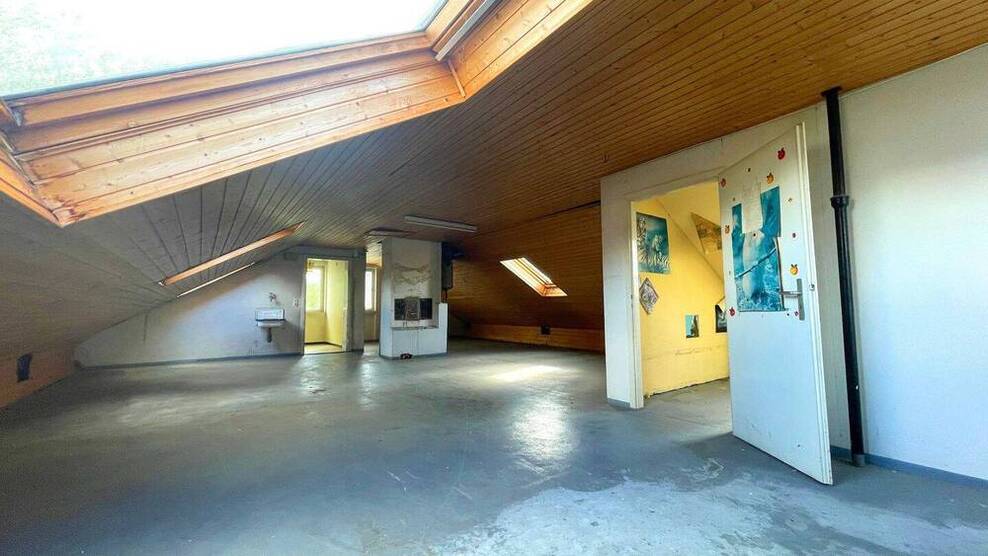 S-Schönberg: 2-3-Familienhaus mit viel Potenzial in bester Lage!***