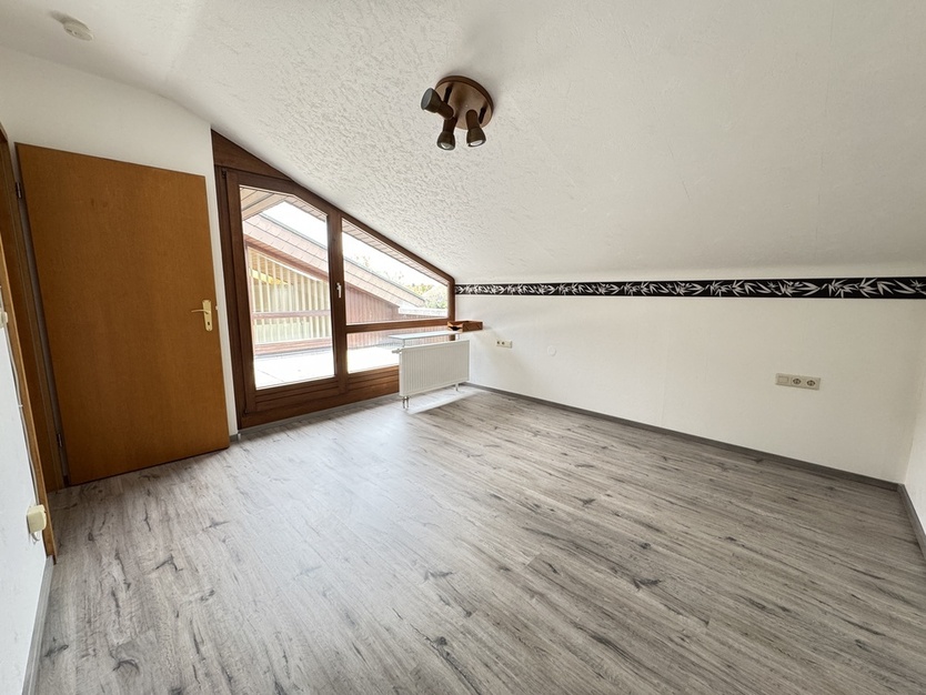 Freistehendes 3-Familienhaus in guter und ruhiger Wohnlage