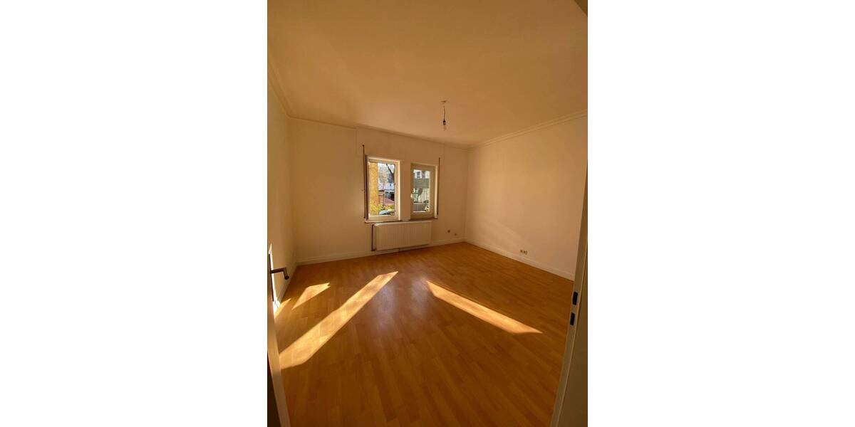 Etagenwohnung Esslingen am Neckar Pliensauvorstadt - 3 Zimmer, 64 m&sup2;, 220.000&euro; | Angebot:26092442