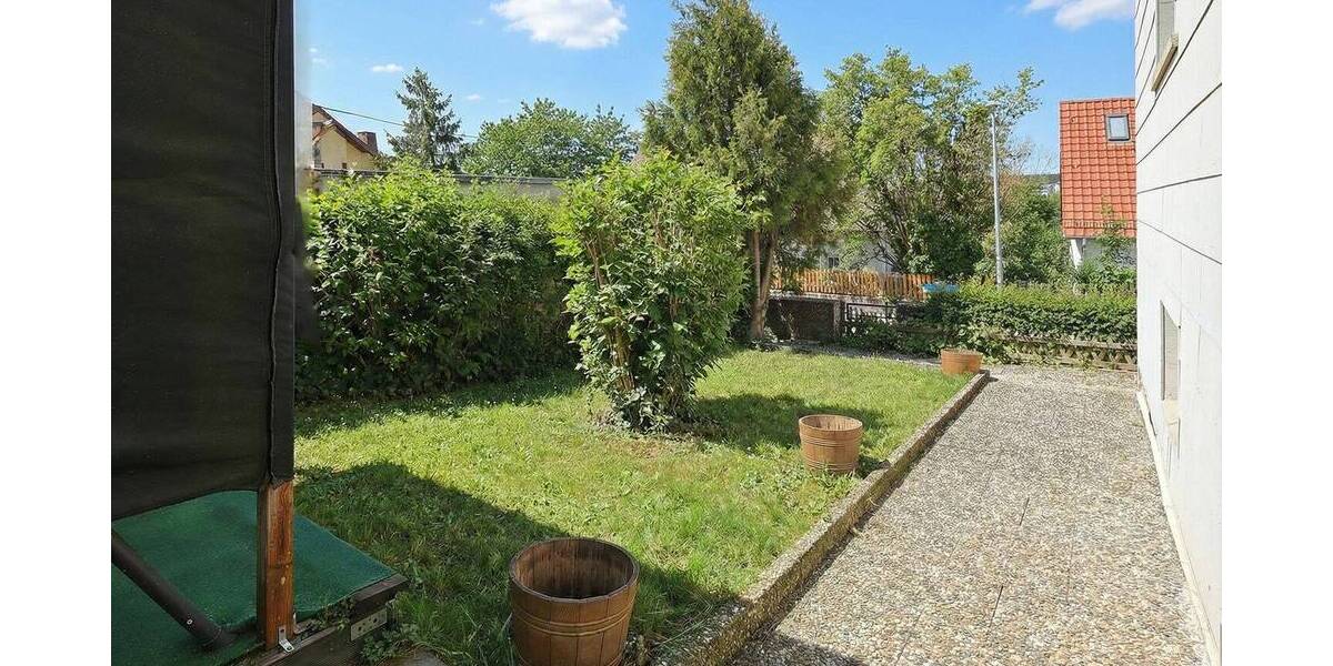 Einfamilienhaus Leonberg - 9 Zimmer, 240 m&sup2;, 750.000&euro; | Angebot:26015666