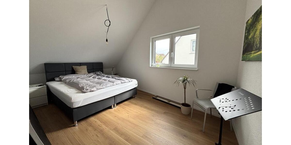 Etagenwohnung Ludwigsburg Hoheneck - 3.5 Zimmer, 90 m&sup2;, 1.350&euro; | Angebot:26089403