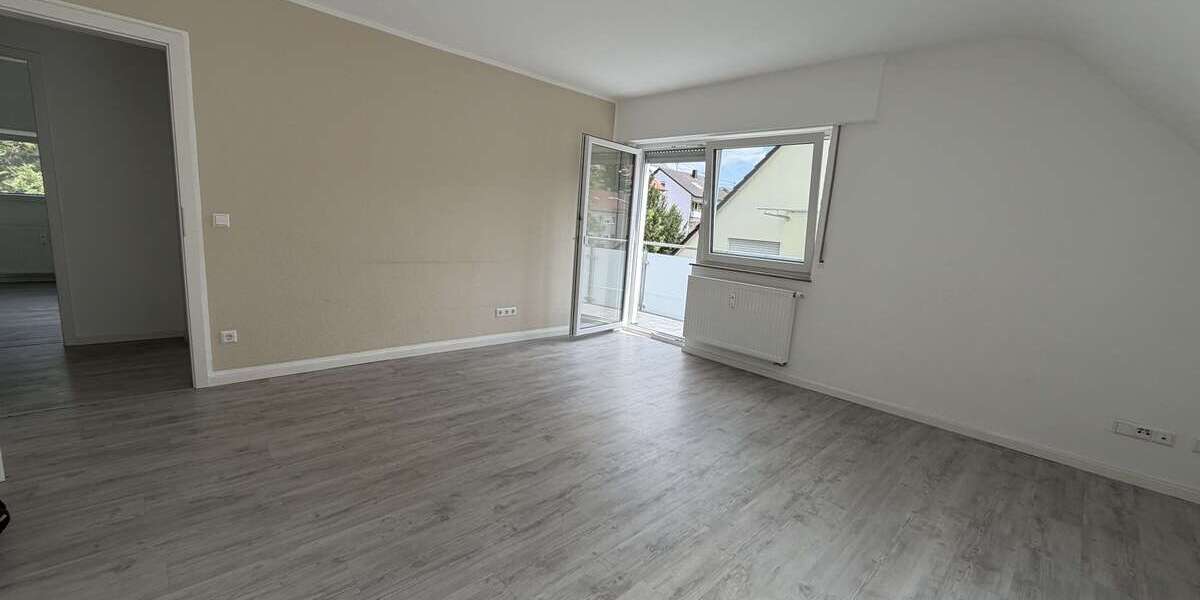 Etagenwohnung Ludwigsburg Hoheneck - 4 Zimmer, 92 m&sup2;, 1.350&euro; | Angebot:27355895