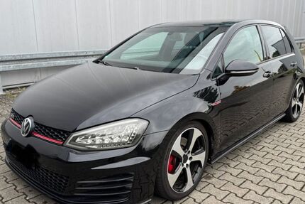 VW Golf 121.000 km 15.500 € Backnang 71522