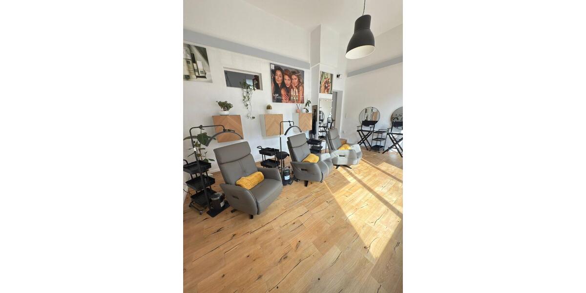 Vermietung Arbeitsplätze für selbstständige Beauty Artists zimmer