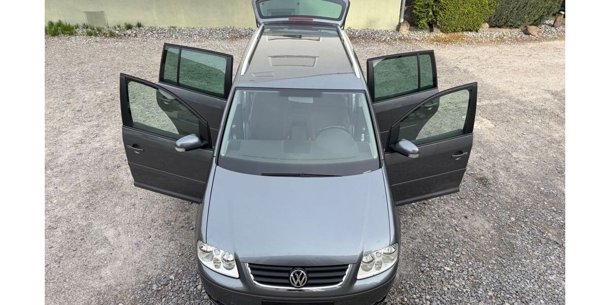 VW Touran 131.775 km 4.890 &euro; Böblingen 71032