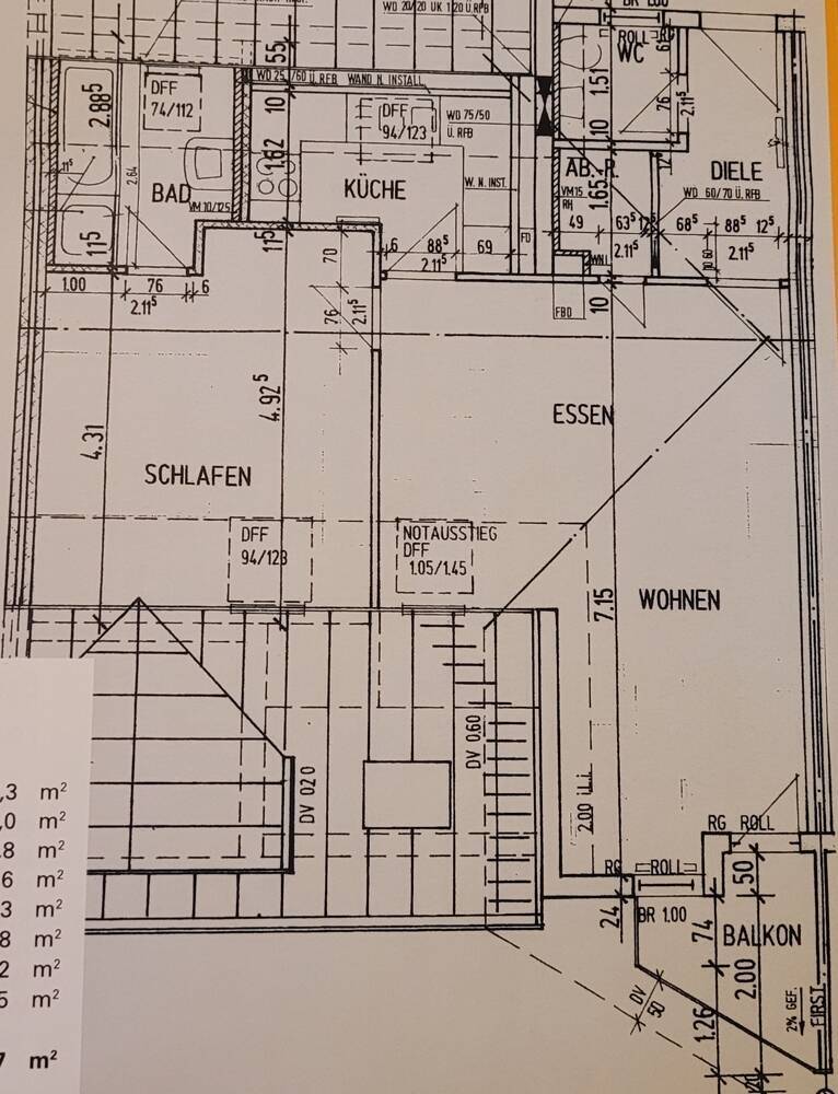 Gelegenheit, ab 01.10 frei! Schöne helle DG-Wohnung mit Balkon, Einbauküche und TG-Stellplatz!