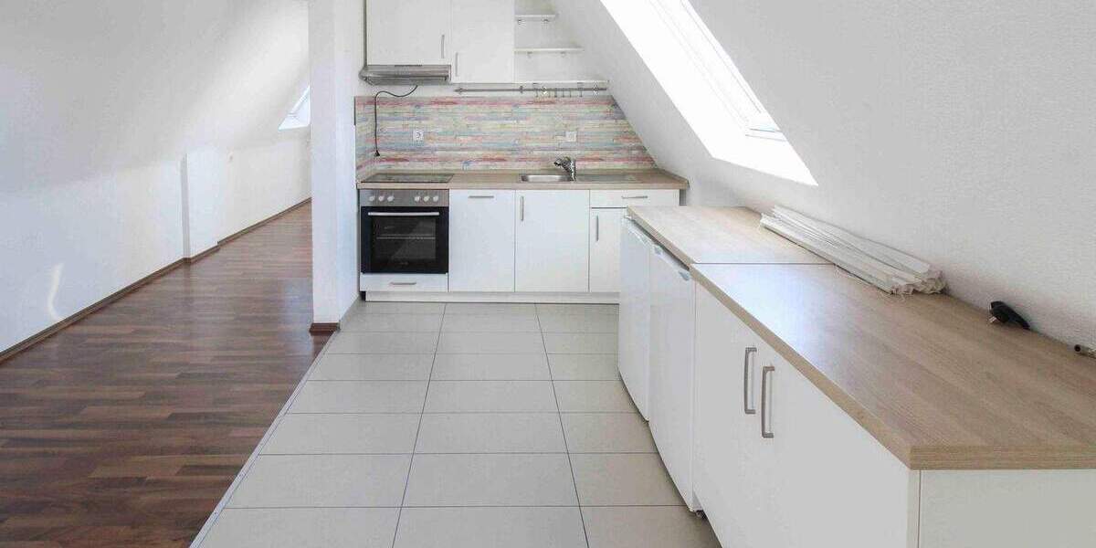 Sofort einziehen oder vermieten - gepflegte 2-Zimmer-Stadtwohnung mit Garage in Böblingen-Dagersheim 2 zimmer