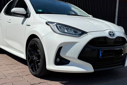 Toyota Yaris 99.500 km 15.200 &euro; Stuttgart 70563