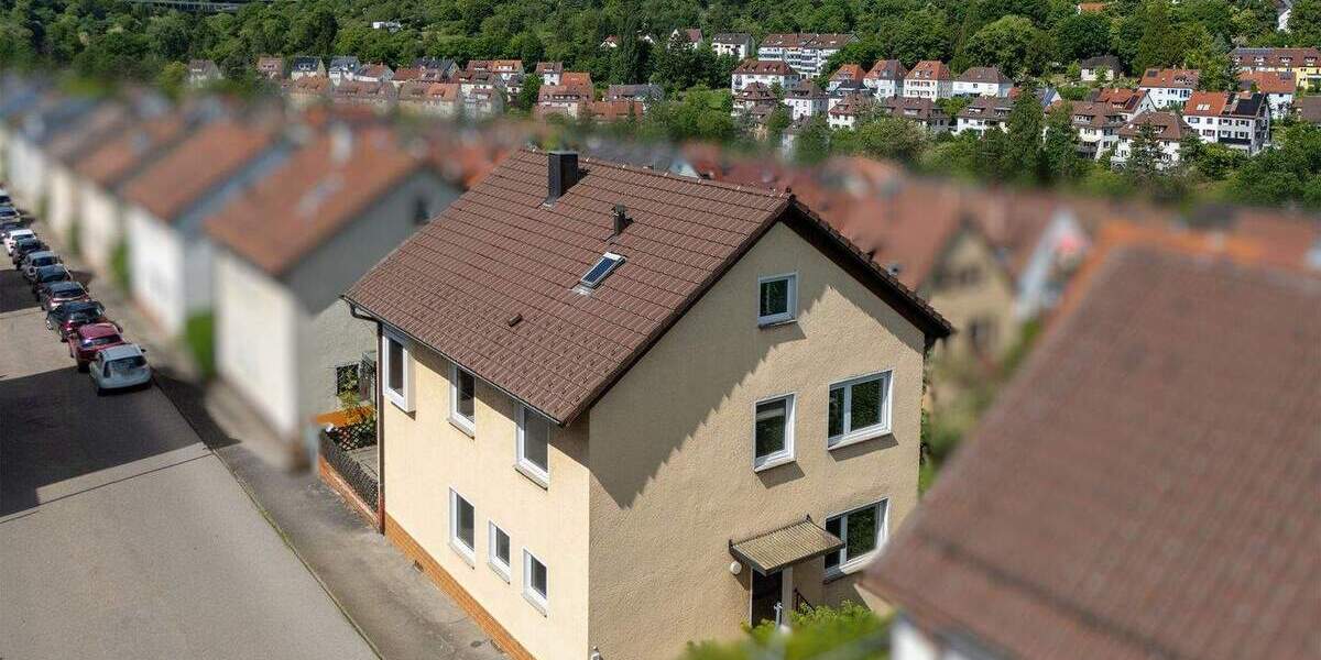 Freistehendes Ein-Zweifamilienhaus mit schönem Garten 8 zimmer