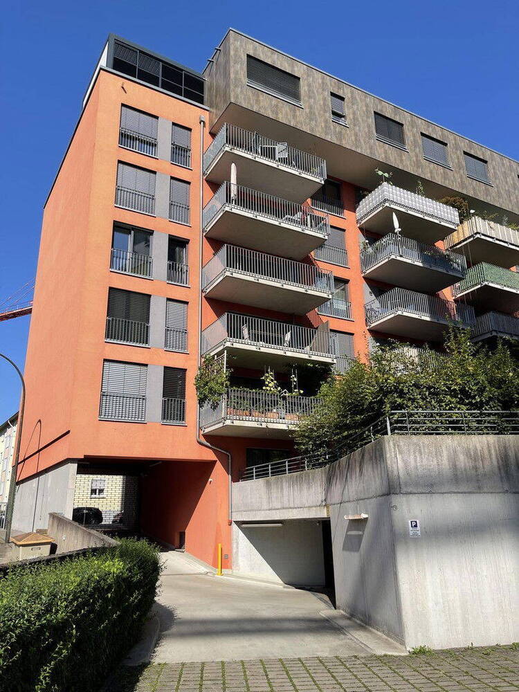 4 Zimmer NeubauWohnung mit Südbalkon, Tiefgarage, Einbauküche und Jacuzzi