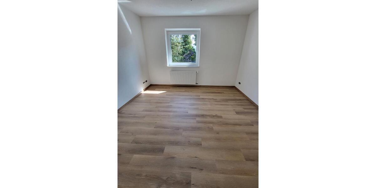 Etagenwohnung Tamm - 3.5 Zimmer, 90 m&sup2;, 1.350&euro; | Angebot:26339962