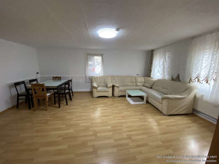 Haus zum Kaufen in Korntal-Münchingen 449.000 € 198 m² 5 zimmer