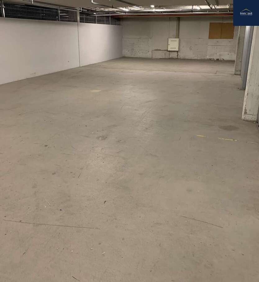 Halle in Fellbach 1.675 € 130 m²