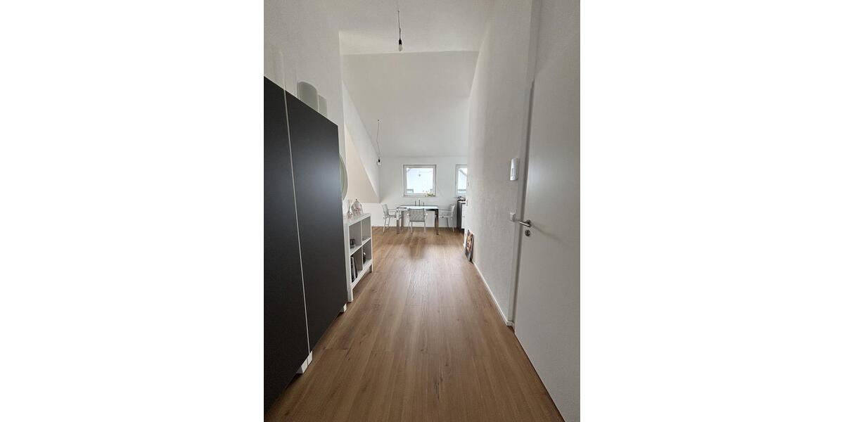 Etagenwohnung Ludwigsburg Hoheneck - 3.5 Zimmer, 90 m&sup2;, 1.350&euro; | Angebot:26089403