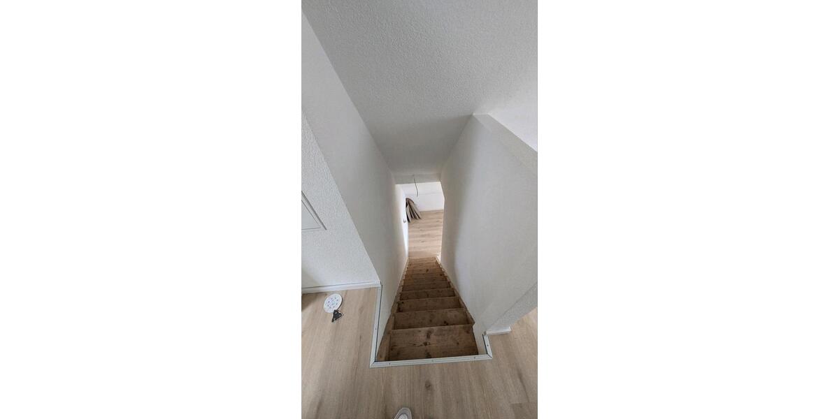 Dachgeschoßwohnung Ludwigsburg Oßweil - 4 Zimmer, 110 m&sup2;, 1.400&euro; | Angebot:26342825