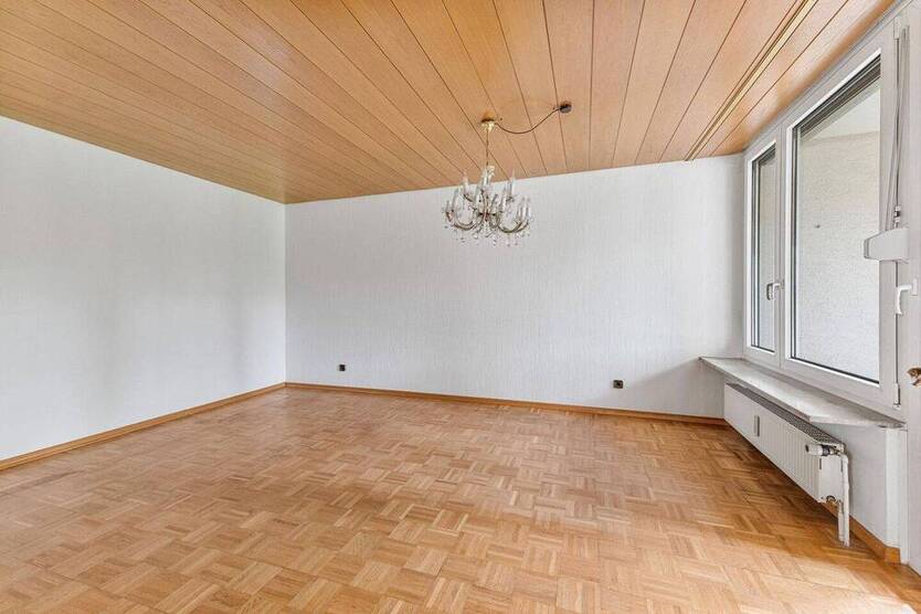 **Verwirklichen Sie Ihren Traum: 3,5-Zi. Wohnung, ruhige und zentrale Lage, renovierungsbedürftig**