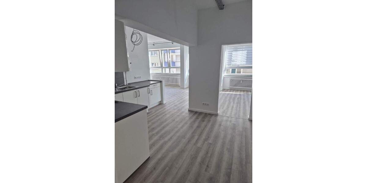 Etagenwohnung Stuttgart Ost - 3 Zimmer, 126 m&sup2;, 1.800&euro; | Angebot:25674459
