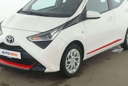 Toyota Aygo 23.415 km 9.820 &euro; Stuttgart 70195